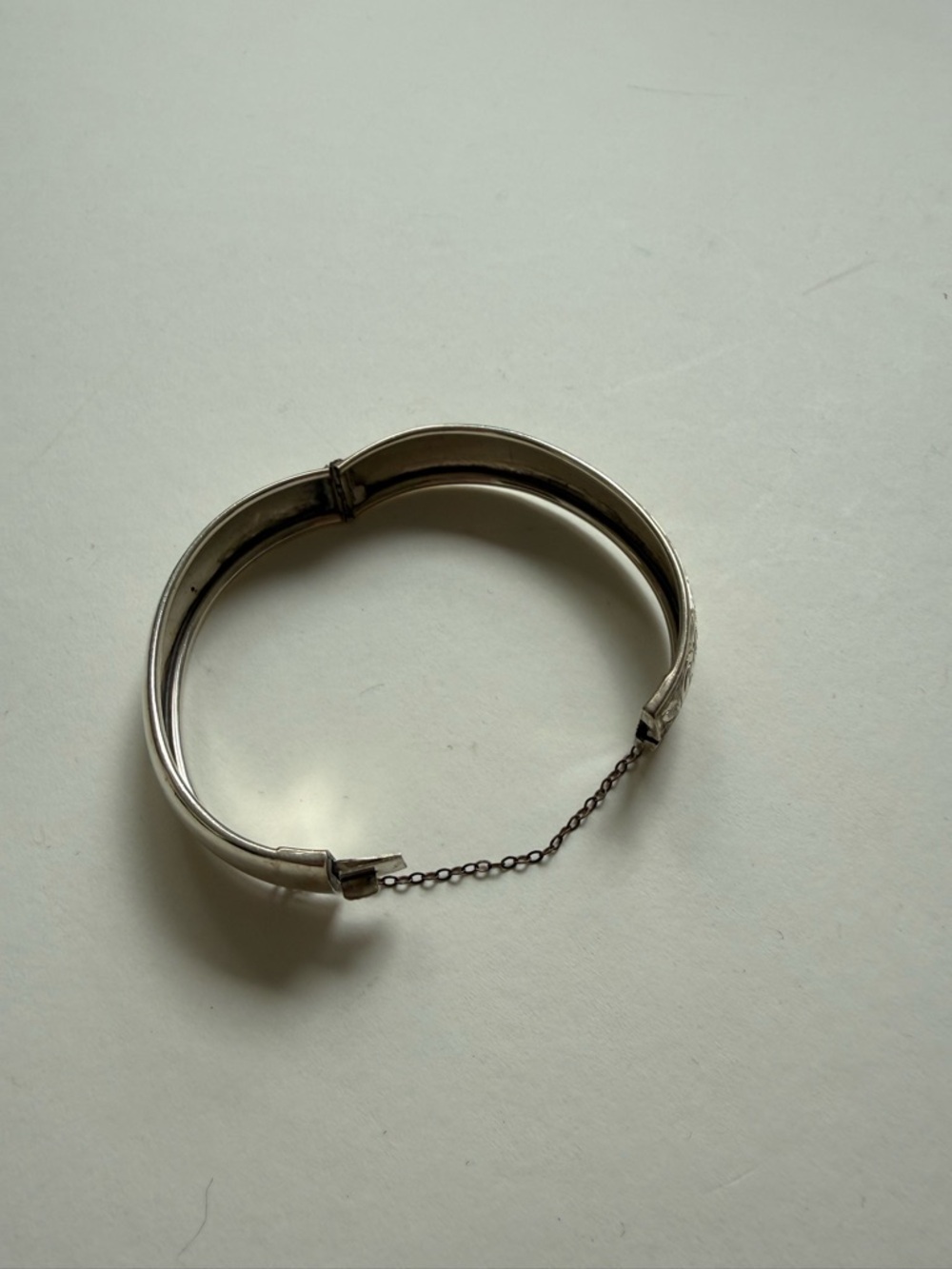 Vintage Floral Etched Sterling Silver Bangle Bracelet - WRJ Signed - Picture 4 of 11
